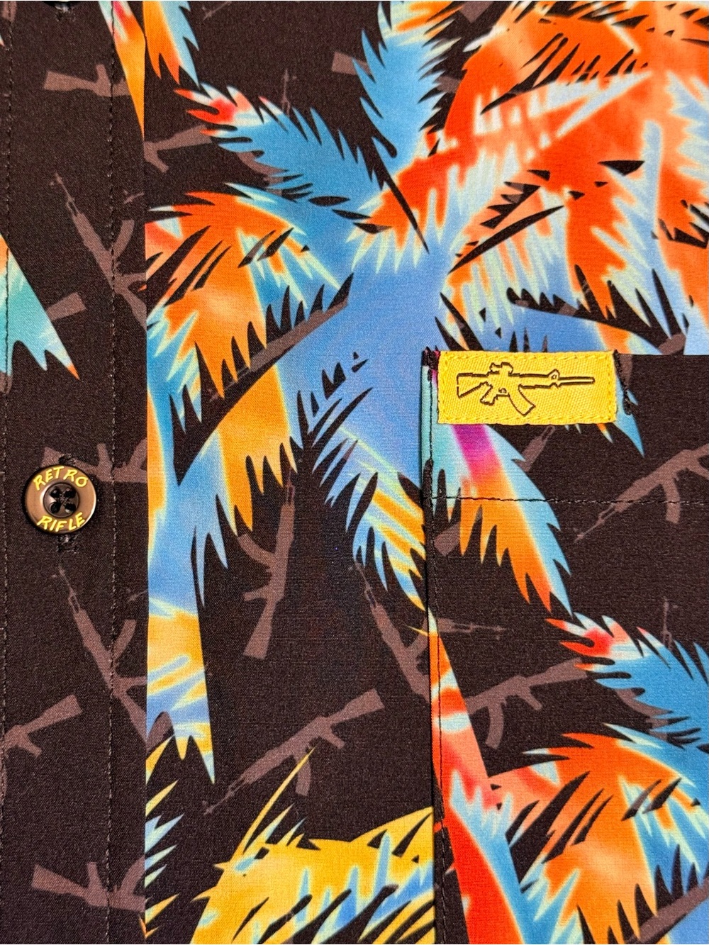 Retro Rifle AKs & Vacays Black Tropical Print Short-Sleeve Shirt - Like New - Picture 5 of 5